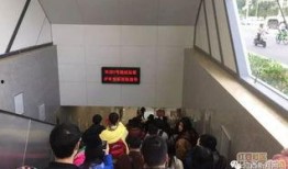 地铁体验最新爆料图片,揭秘最新爆料图片中的地铁革新亮点